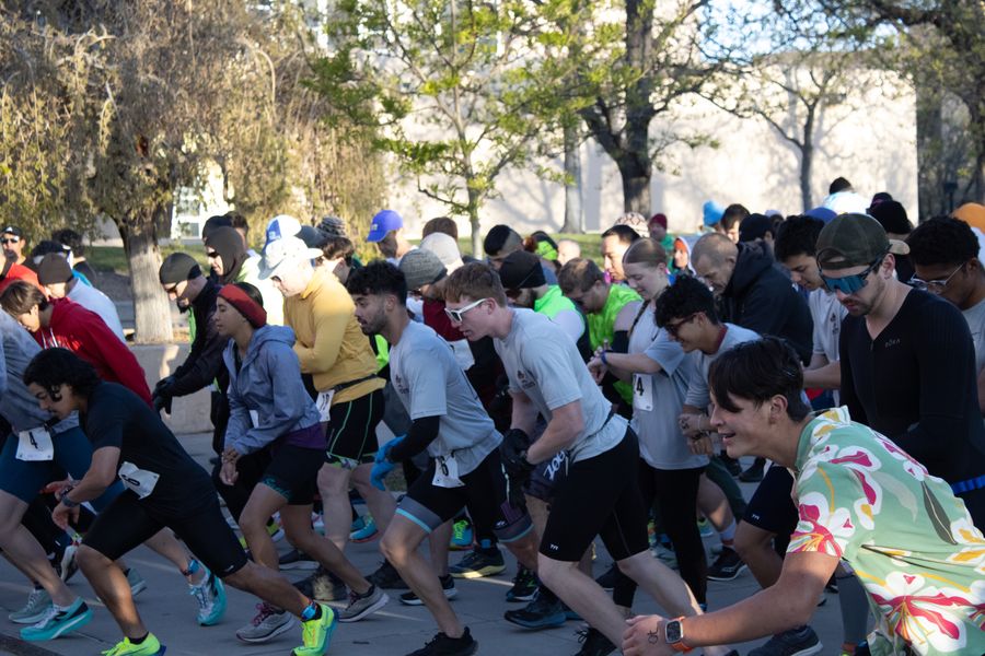NMSU triathlon team start photo at Lobo Triathlon in Albuquerque, NM